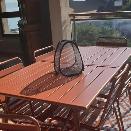 Lakefront 2 Center Apartamento